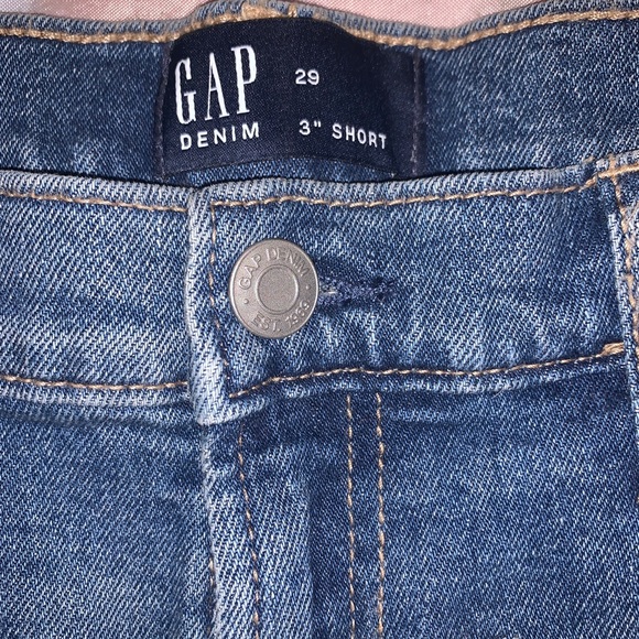 NWOT Gap Flower Embroidered Shorts - Picture 3 of 5